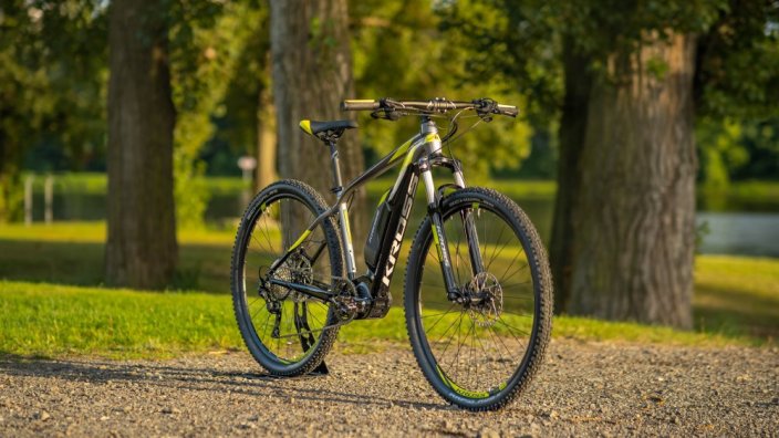 KROSS LEVEL BOOST 1.0 29" - Velikost rámu: M  (18"), Velikost kol: 29, Materiál rámu: Alu, Převody: 10, Kapacita baterie: 500WH