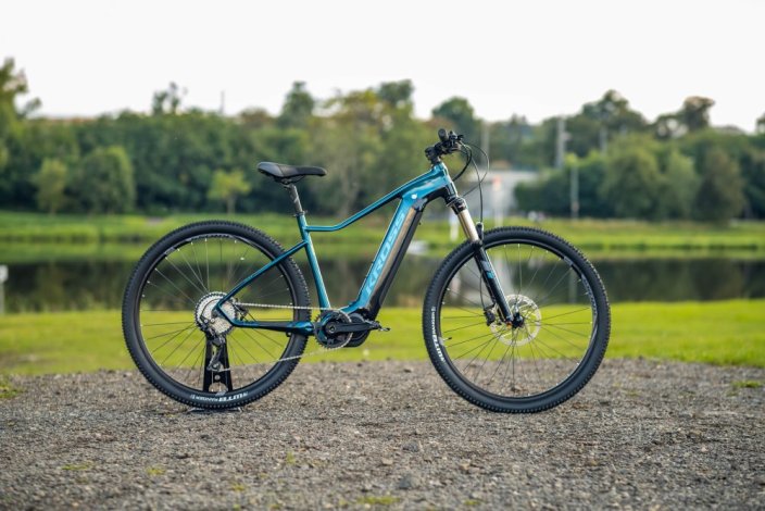 KROSS  LEA BOOST 3.0 630 29“ - Velikost rámu: M (19"), Velikost kol: 29, Materiál rámu: Alu, Převody: 10, Kapacita baterie: 630WH